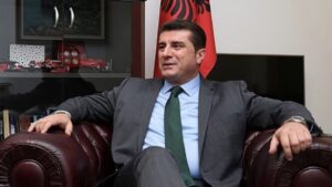 Raketa ruse goditi kompleksin ku banonte, ambasadori i Shqipërisë në Kiev për News24: Shpërthimi shumë i fuqishëm dhe i frikshëm!